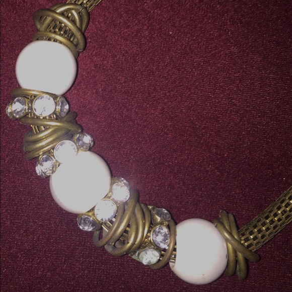 Beautiful necklace match most outfits - Picture 3 of 3